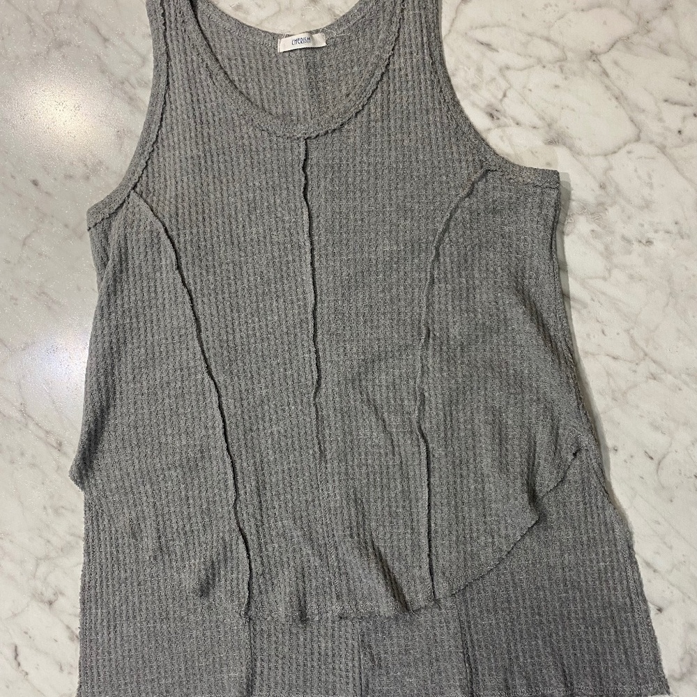 Flattering Gray Tank-top